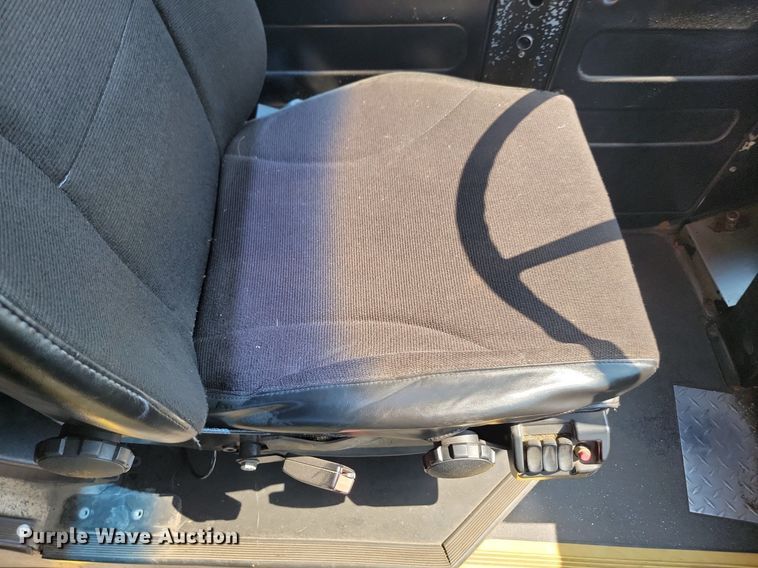 image for item LQ9134 2009 Gillig  shuttle bus