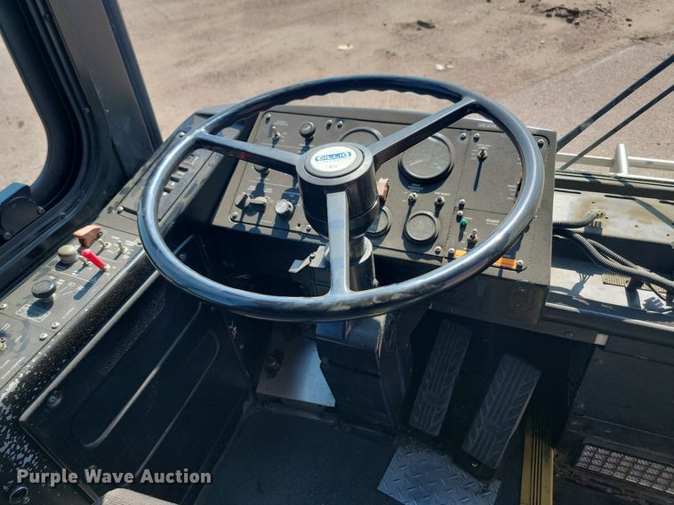 image for item LQ9134 2009 Gillig  shuttle bus