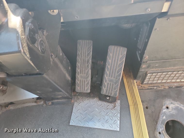 image for item LQ9134 2009 Gillig  shuttle bus