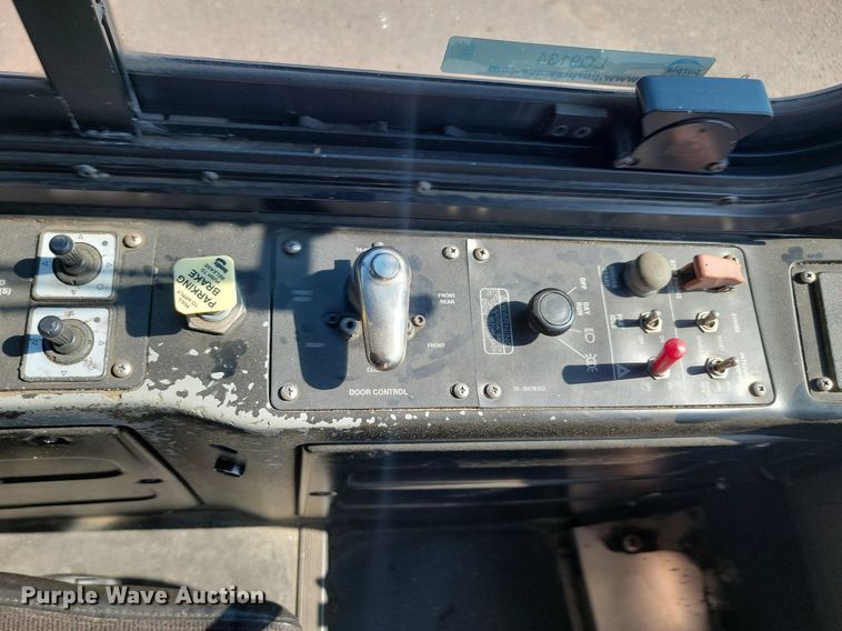 image for item LQ9134 2009 Gillig  shuttle bus