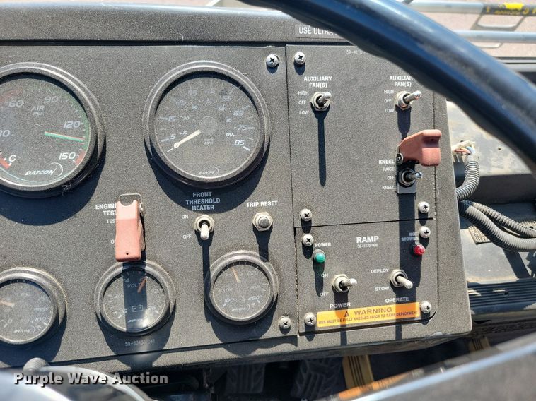 image for item LQ9134 2009 Gillig  shuttle bus