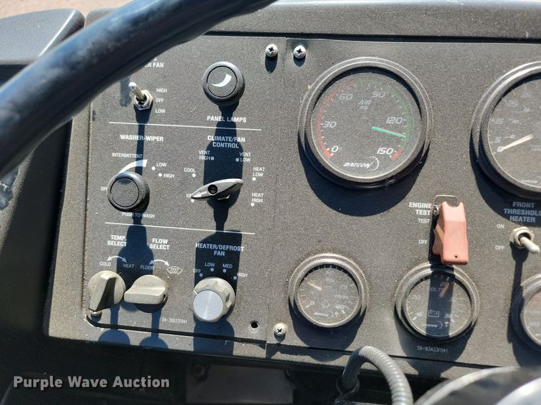 image for item LQ9134 2009 Gillig  shuttle bus