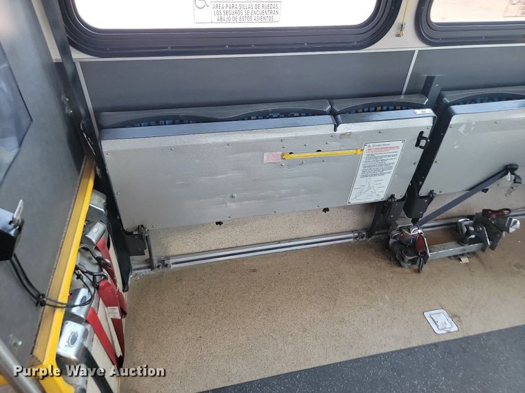 image for item LQ9134 2009 Gillig  shuttle bus