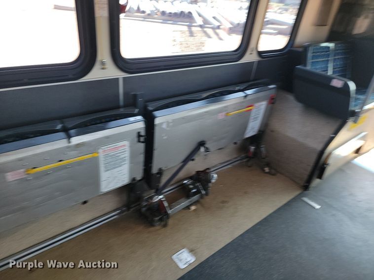 image for item LQ9134 2009 Gillig  shuttle bus