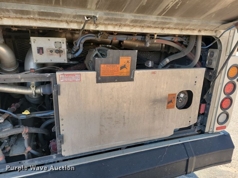 image for item LQ9134 2009 Gillig  shuttle bus