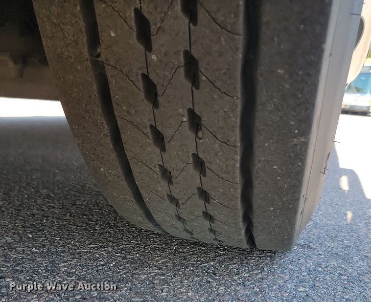 image for item LQ9134 2009 Gillig  shuttle bus