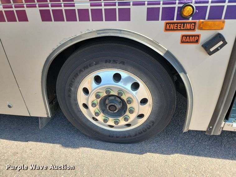 image for item LQ9134 2009 Gillig  shuttle bus