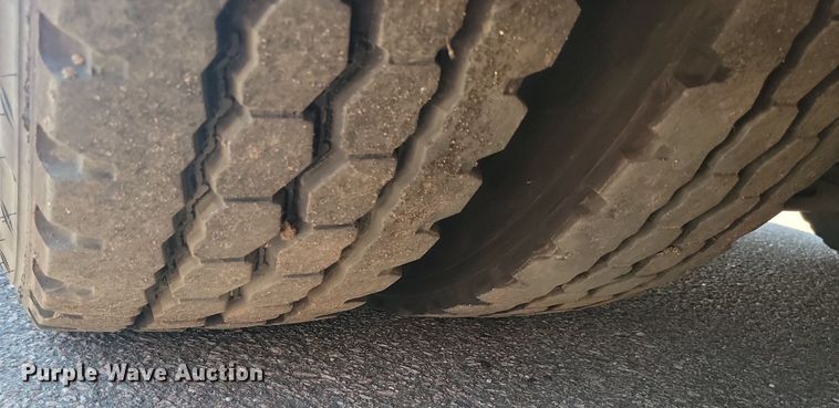 image for item LQ9134 2009 Gillig  shuttle bus