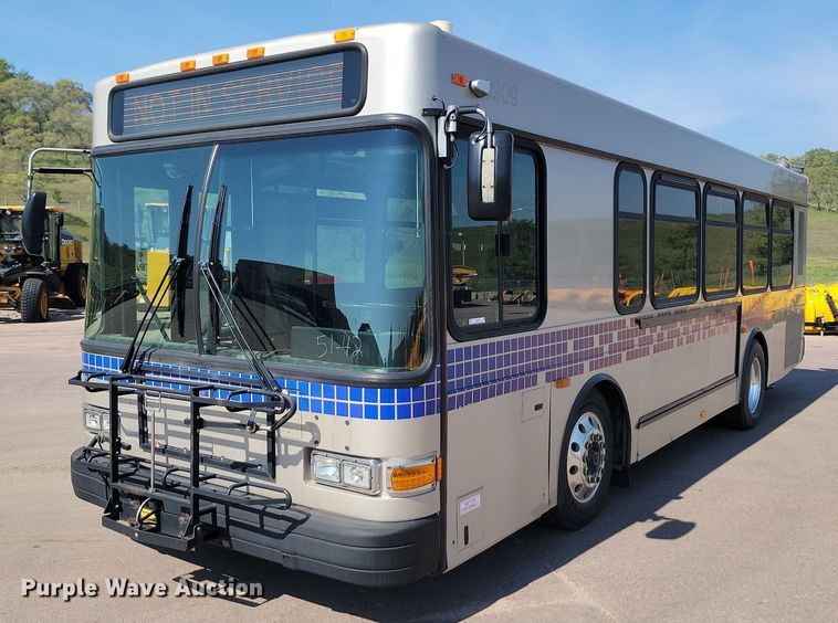 image for item LQ9135 2009 Gillig  shuttle bus