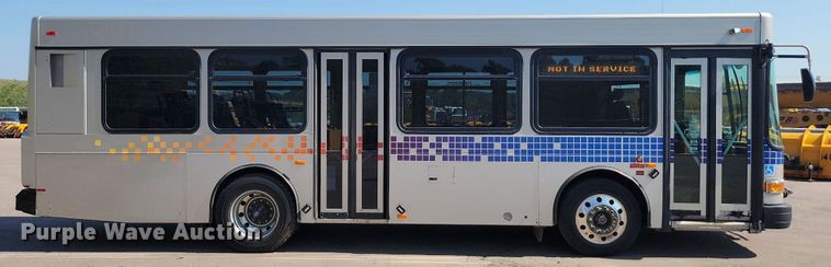 image for item LQ9135 2009 Gillig  shuttle bus