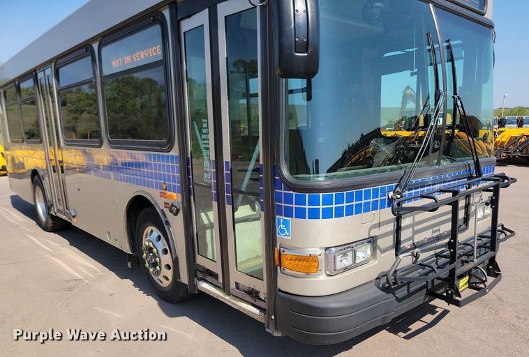 image for item LQ9135 2009 Gillig  shuttle bus