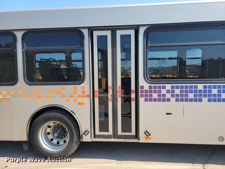 image for item LQ9135 2009 Gillig  shuttle bus