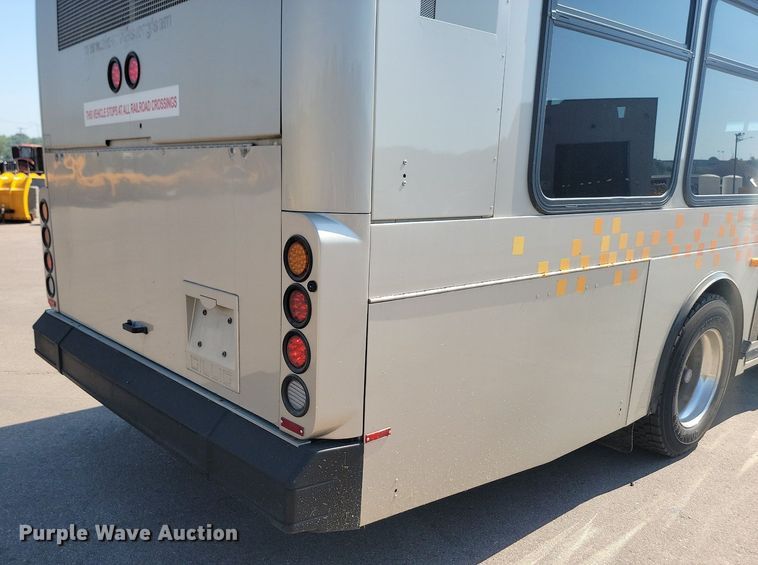 image for item LQ9135 2009 Gillig  shuttle bus