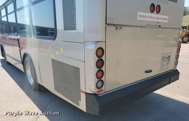 image for item LQ9135 2009 Gillig  shuttle bus