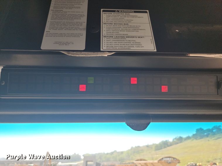 image for item LQ9135 2009 Gillig  shuttle bus