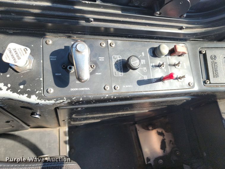 image for item LQ9135 2009 Gillig  shuttle bus