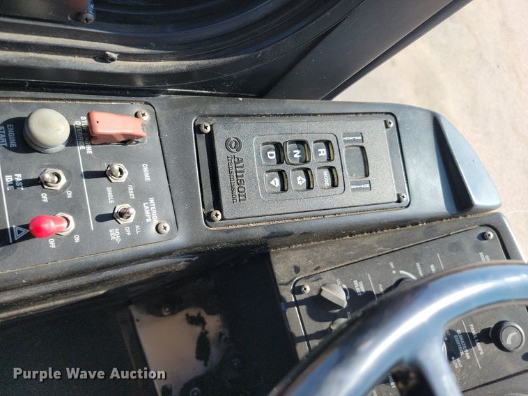 image for item LQ9135 2009 Gillig  shuttle bus