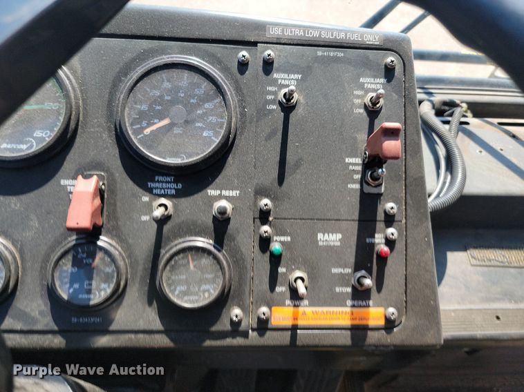 image for item LQ9135 2009 Gillig  shuttle bus