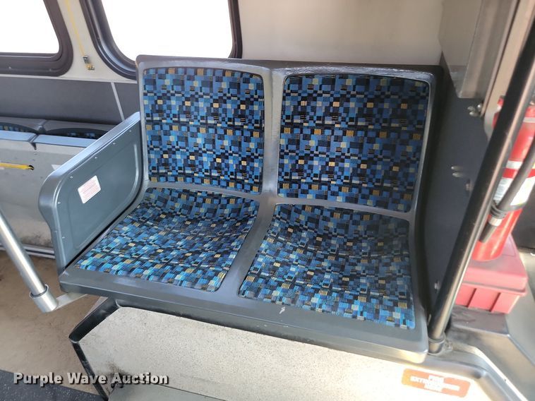 image for item LQ9135 2009 Gillig  shuttle bus