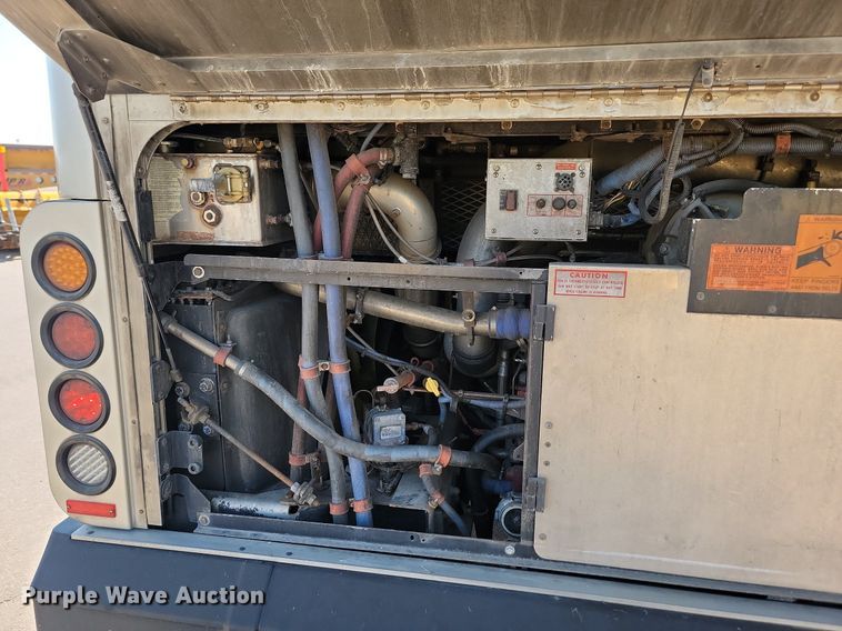 image for item LQ9135 2009 Gillig  shuttle bus