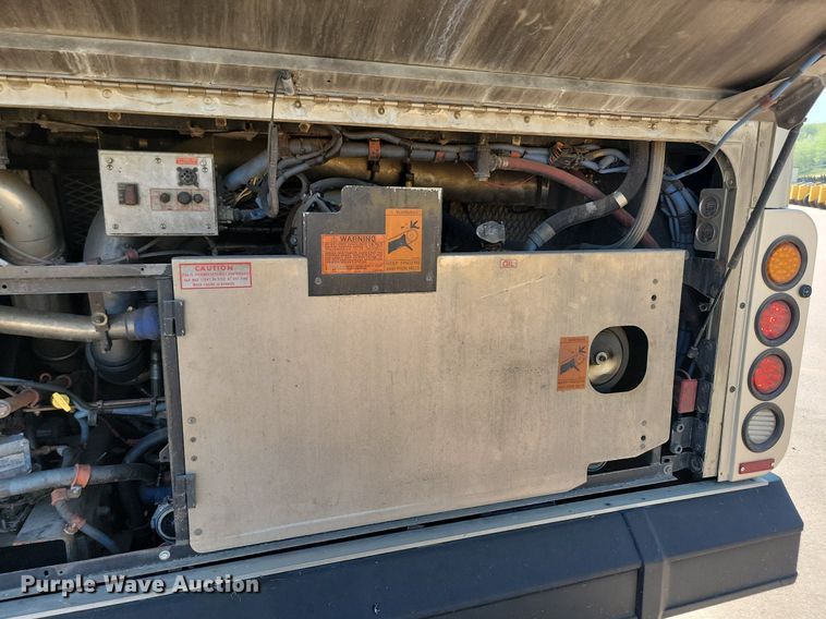 image for item LQ9135 2009 Gillig  shuttle bus