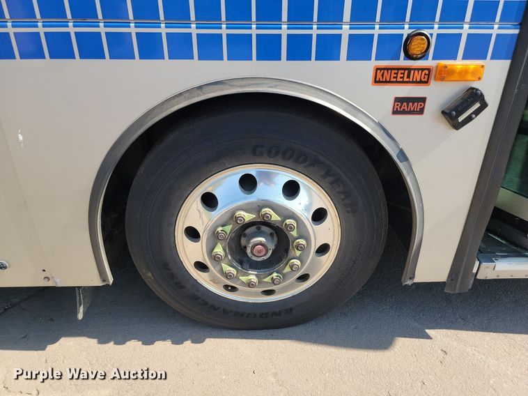 image for item LQ9135 2009 Gillig  shuttle bus