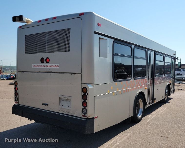 image for item LQ9136 2009 Gillig  shuttle bus