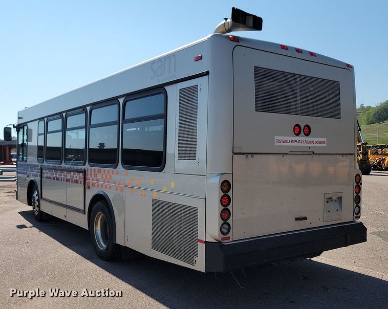 image for item LQ9136 2009 Gillig  shuttle bus