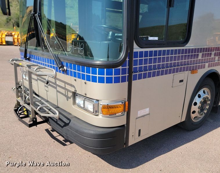 image for item LQ9136 2009 Gillig  shuttle bus