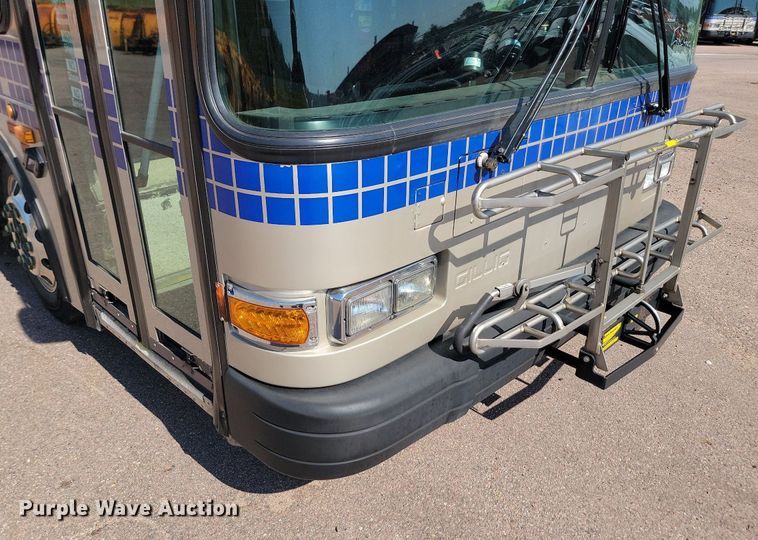 image for item LQ9136 2009 Gillig  shuttle bus