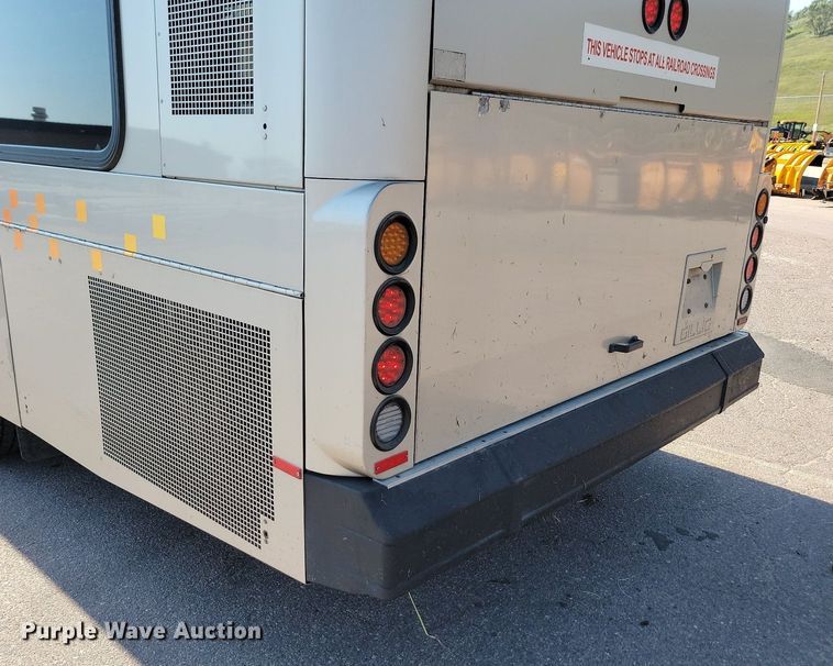 image for item LQ9136 2009 Gillig  shuttle bus