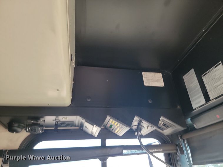 image for item LQ9136 2009 Gillig  shuttle bus