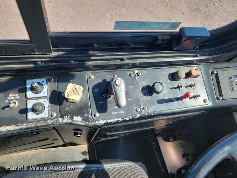 image for item LQ9136 2009 Gillig  shuttle bus