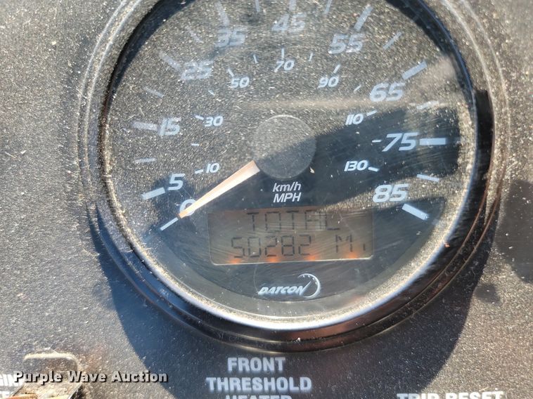 image for item LQ9136 2009 Gillig  shuttle bus