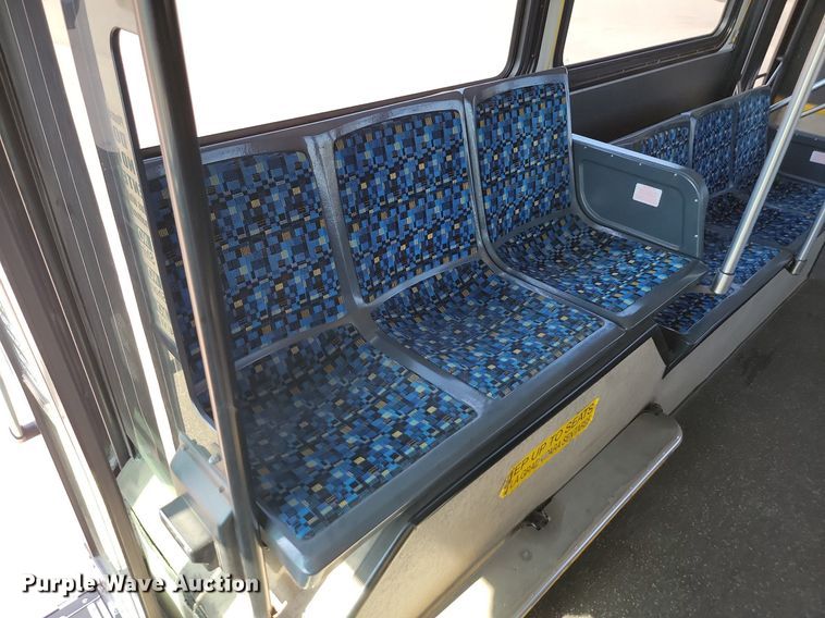 image for item LQ9136 2009 Gillig  shuttle bus