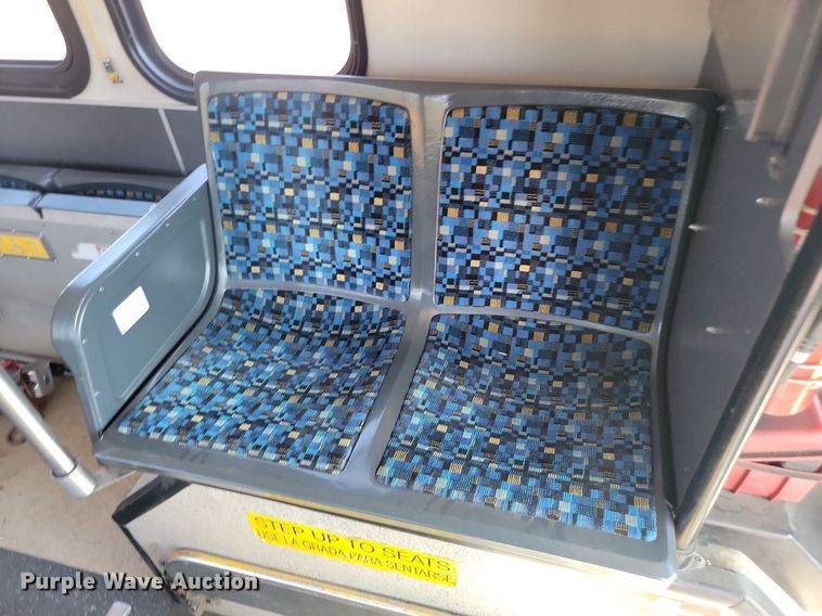 image for item LQ9136 2009 Gillig  shuttle bus