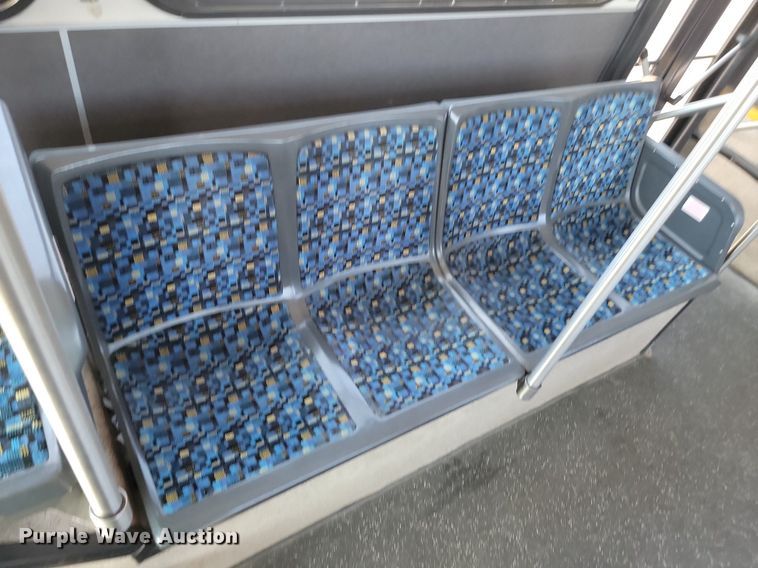 image for item LQ9136 2009 Gillig  shuttle bus