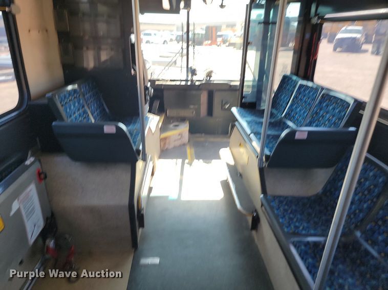 image for item LQ9136 2009 Gillig  shuttle bus