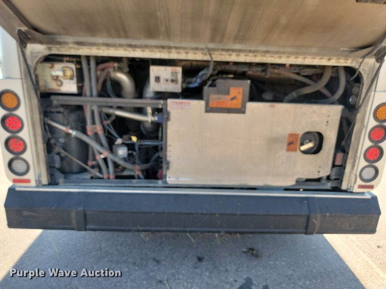 image for item LQ9136 2009 Gillig  shuttle bus