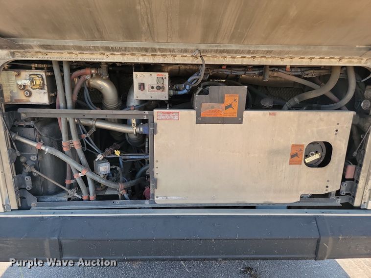 image for item LQ9136 2009 Gillig  shuttle bus