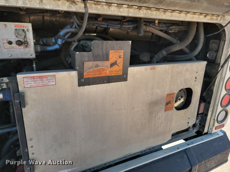 image for item LQ9136 2009 Gillig  shuttle bus