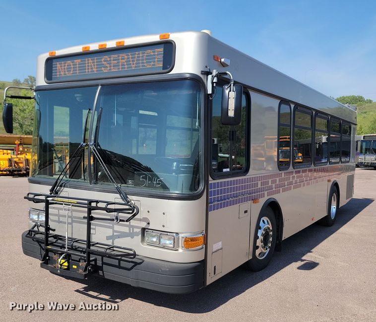 image for item LQ9137 2009 Gillig  shuttle bus