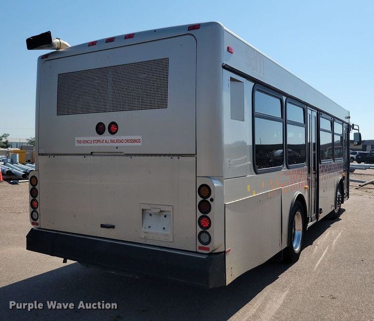 image for item LQ9137 2009 Gillig  shuttle bus