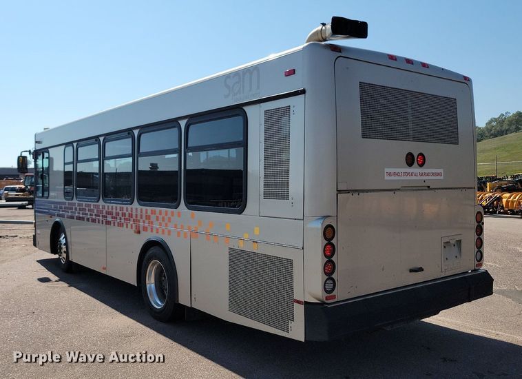 image for item LQ9137 2009 Gillig  shuttle bus