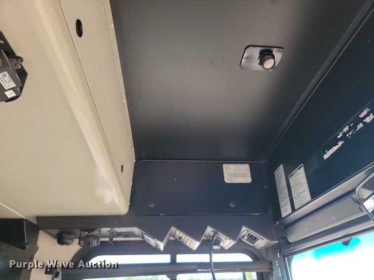 image for item LQ9137 2009 Gillig  shuttle bus