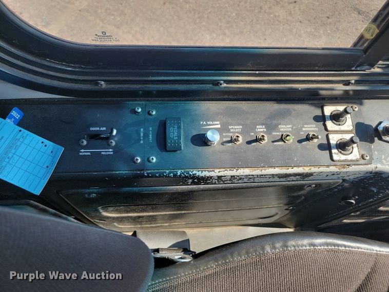 image for item LQ9137 2009 Gillig  shuttle bus