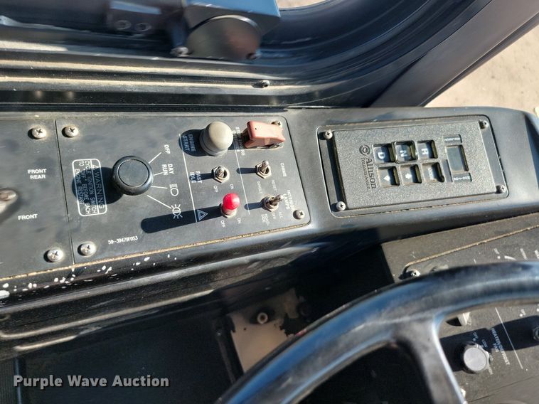 image for item LQ9137 2009 Gillig  shuttle bus