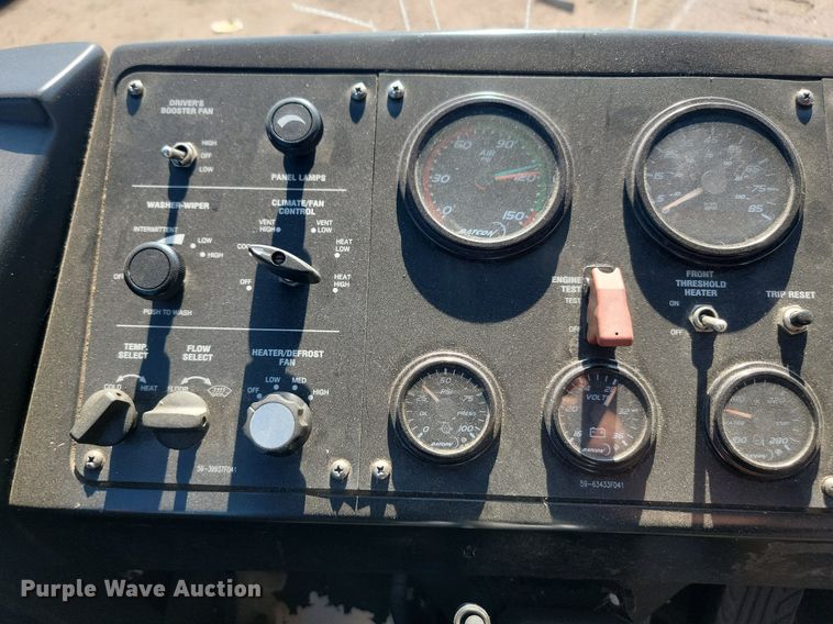 image for item LQ9137 2009 Gillig  shuttle bus