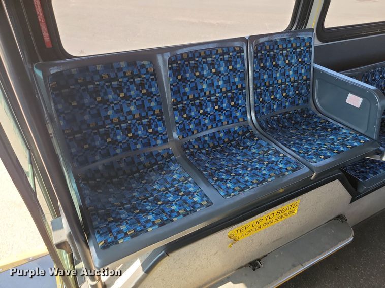 image for item LQ9137 2009 Gillig  shuttle bus