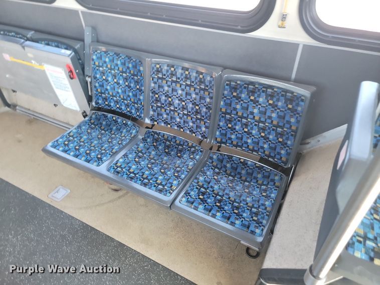 image for item LQ9137 2009 Gillig  shuttle bus